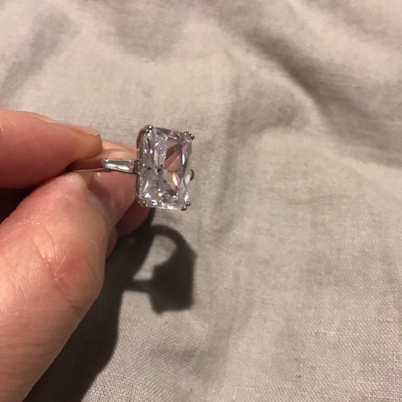 Cubic zirconia ring 9 - Picture 2 of 4